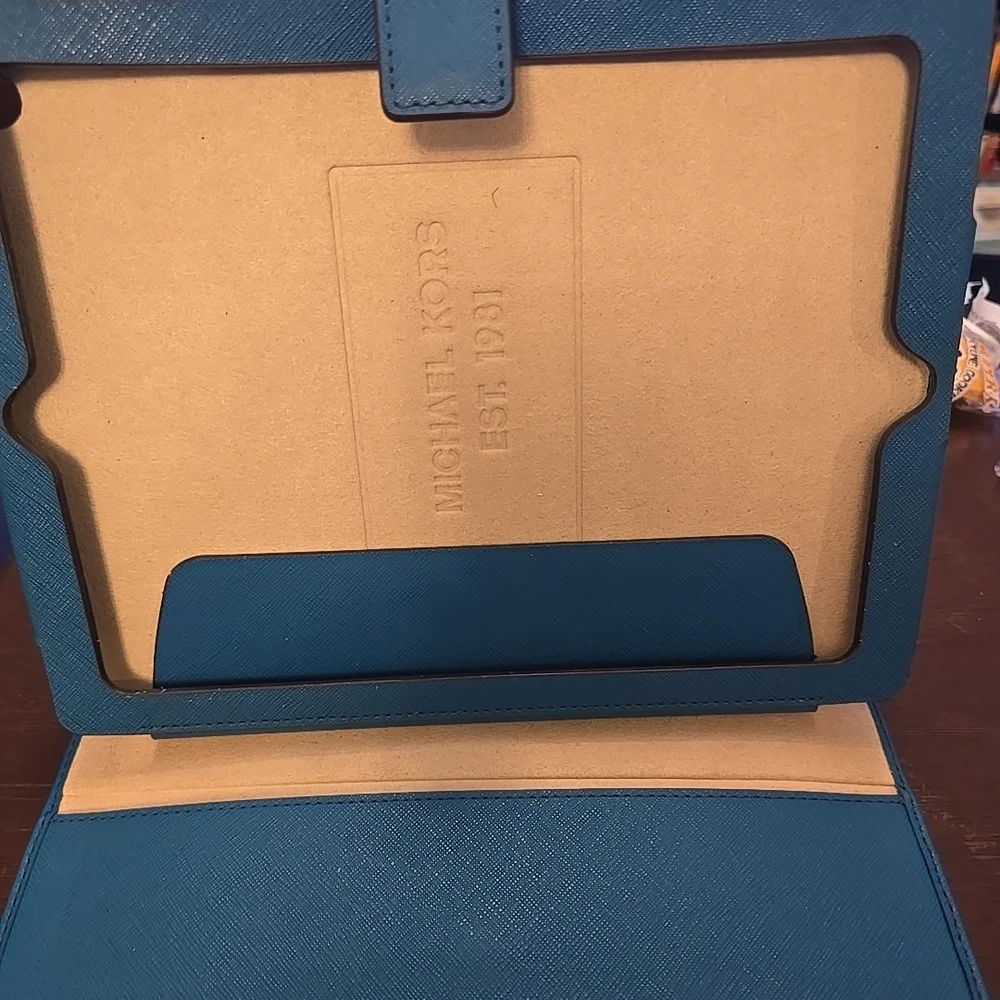 MICHAEL KORS IPAD/PAD CASE FOLIO BLUE/GREEN LEATHER - Picture 6 of 6